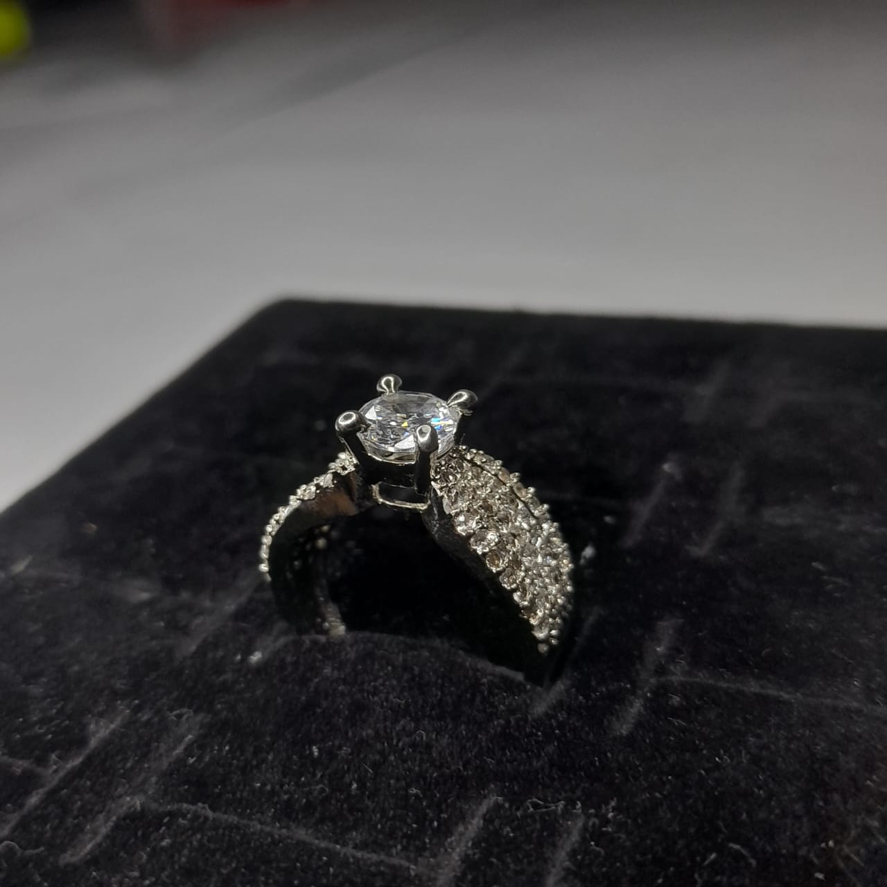 Elegant Silver Zircon Ring for Girls & Women β Premium Fashion Jewellery for Engagement, Party & Daily Wear