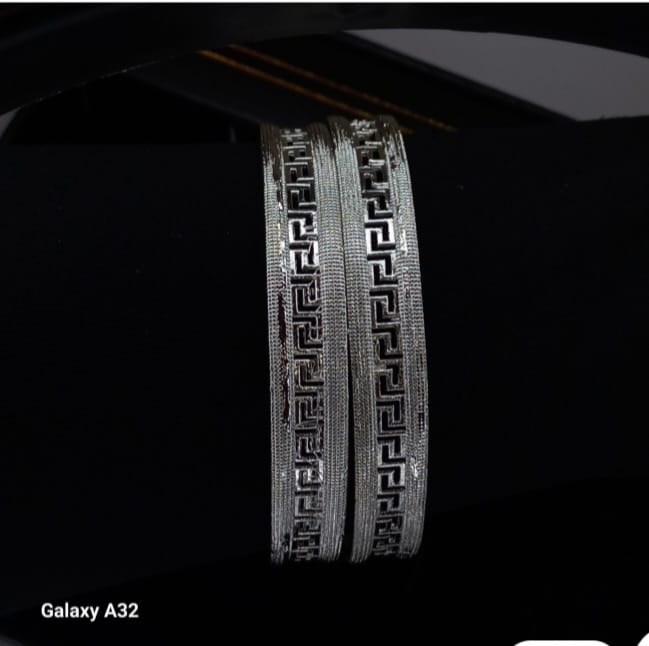 Classic Silver Bangles Khara 2pc Set for Girls & Women ā Stylish Wedding & Party Jewellery