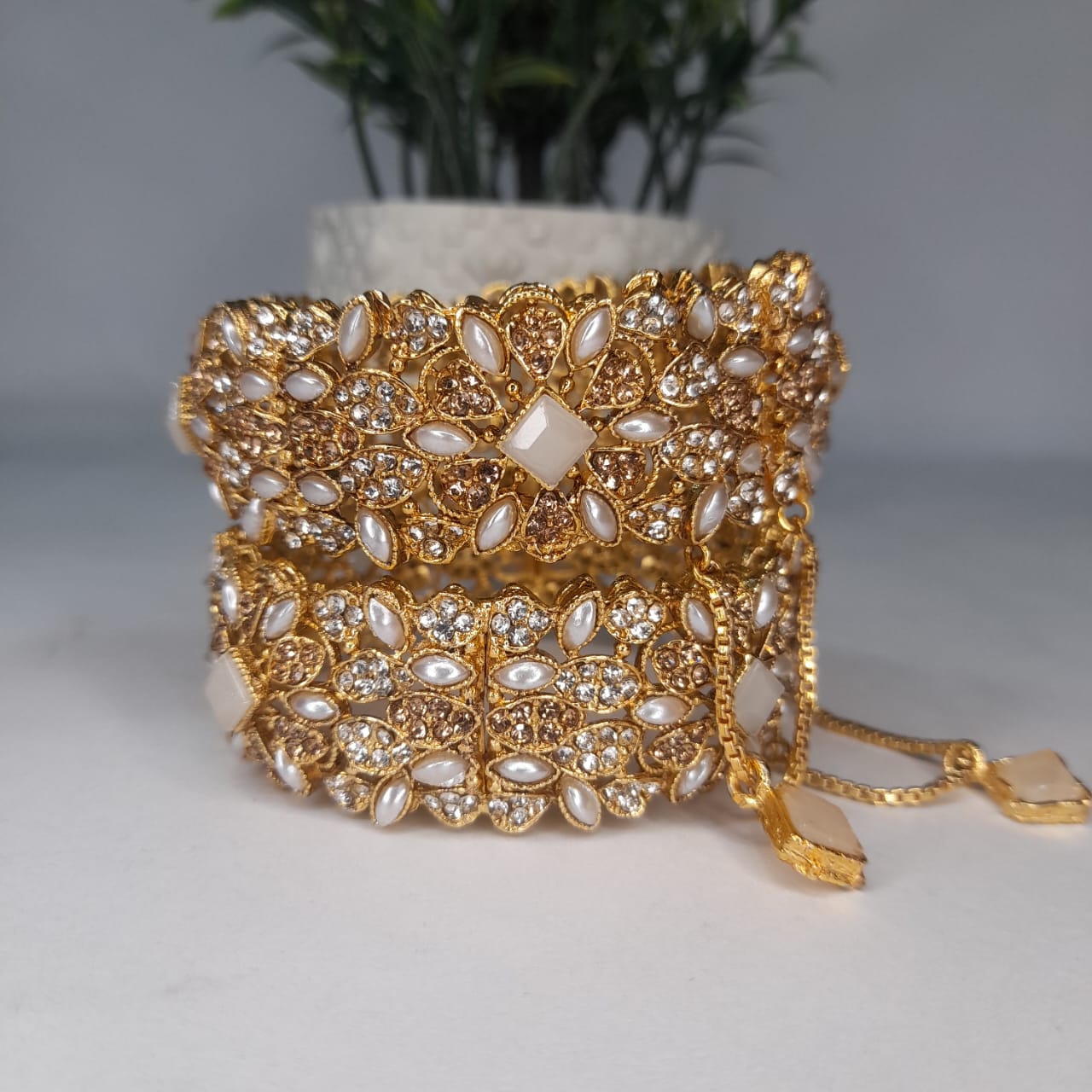 "Elegant Golden Openable Bangles (Pair) – Timeless Beauty & Perfect for Every Occasion"