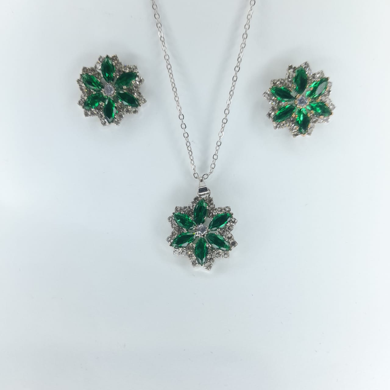 Elegant Green Zircon Necklace Set for Girls & Women – Stylish Fashion Jewellery