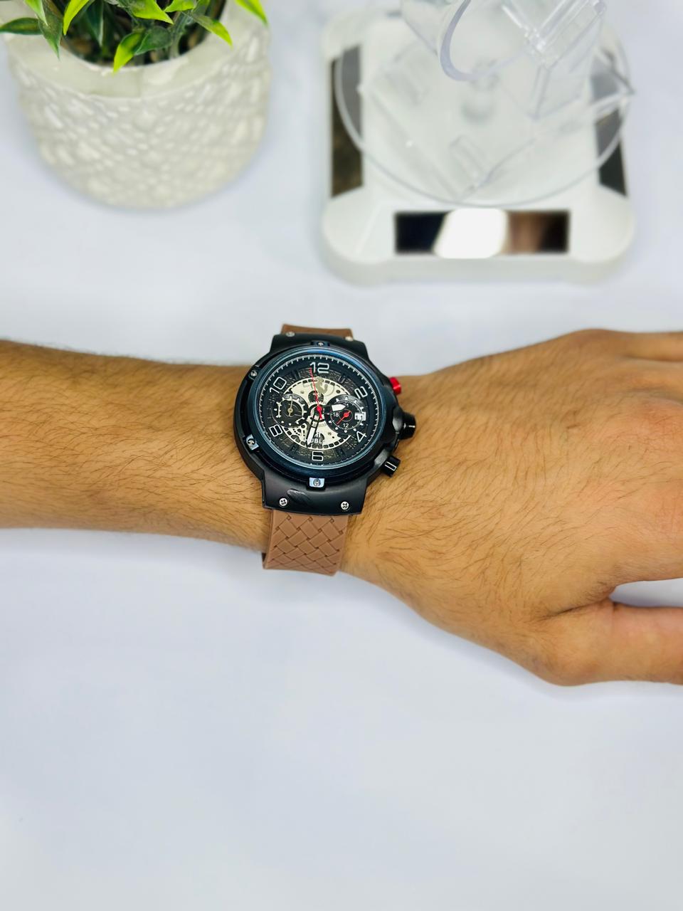 Luxury Hublot Men’s Watch – Black Case with Brown Magnetic Strap