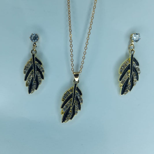 Golden Black Necklace Set for Girls & Women – Trendy Fashion Jewellery