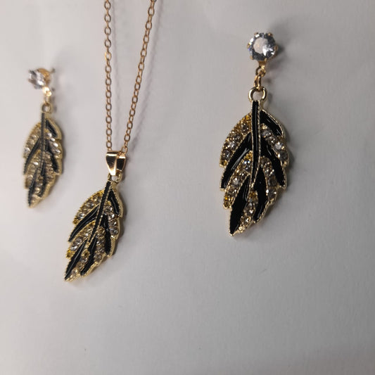 Golden Black Necklace Set for Girls & Women – Trendy Fashion Jewellery