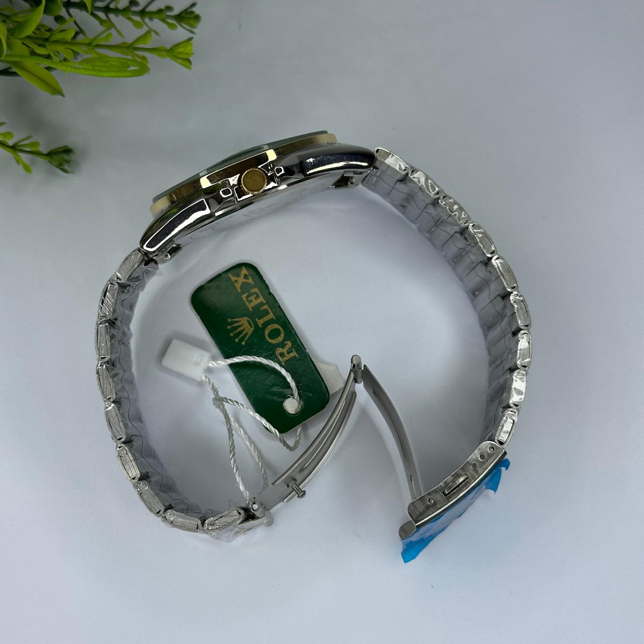 Luxury Rolex-Inspired Two-Tone Men’s Watch – Silver & Gold Stainless Steel with Black Dial